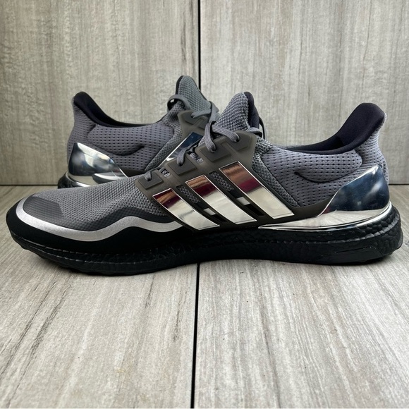 NEW Adidas UltraBoost 1.0 DNA Silver Metallic Running Sneaker EG8103 Men Size 18 - Picture 4 of 10